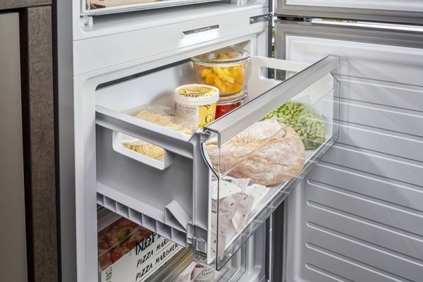 Siemens KG39NAIBT, Freistehende Kühl-Gefrier-Kombination mit Gefrierbereich unten