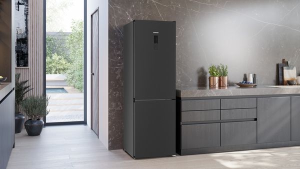 Siemens KG36NXXBF, Freistehende Kühl-Gefrier-Kombination mit Gefrierbereich unten