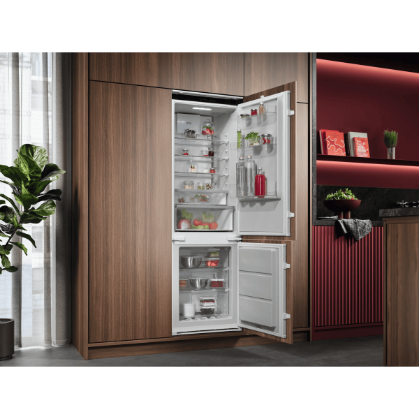 AEG NSC7C181DS - Kühl- / Gefrierkombination - Weiß