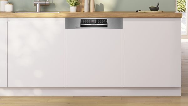 Bosch SMI6ECS12E, Teilintegrierter Geschirrspüler