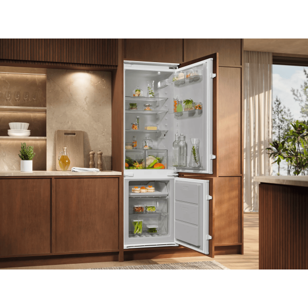 Electrolux LNA7NE18S - Kühl- / Gefrierkombination - Weiß