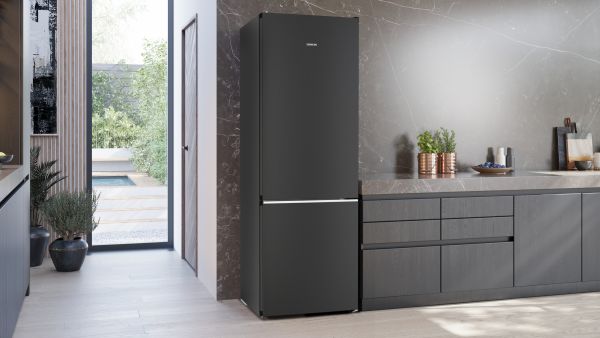 Siemens KG49N4XAF, Freistehende Kühl-Gefrier-Kombination mit Gefrierbereich unten