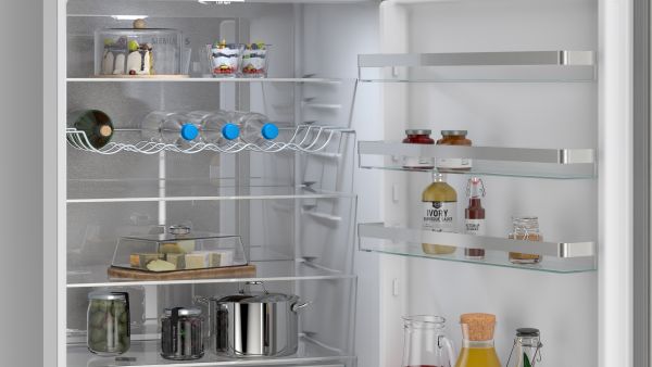 Siemens KG49NVIBG, Freistehende Kühl-Gefrier-Kombination mit Gefrierbereich unten