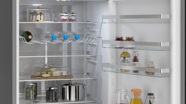Siemens KG49NVXCG, Freistehende Kühl-Gefrier-Kombination mit Gefrierbereich unten