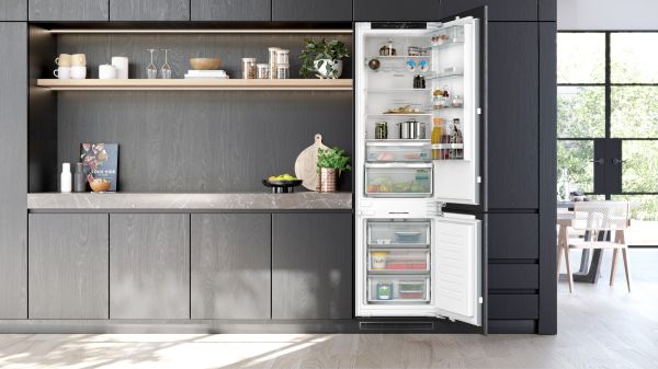 Siemens KI96NADC0, Einbau-Kühl-Gefrier-Kombination mit Gefrierbereich unten