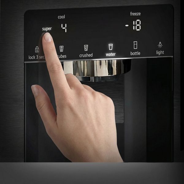 Siemens KG39E8IBA, Freistehende Kühl-Gefrier-Kombination mit Gefrierbereich unten