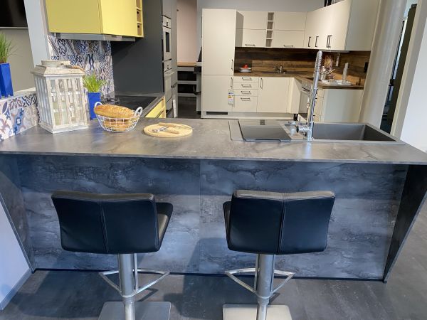 Schüller Biella L330 Pastellgelb-Satin APL K085 Oxid graphit